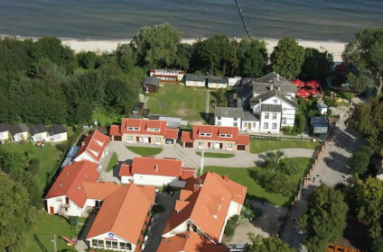DOMKI POLONIA NAD MORZEM REWAL